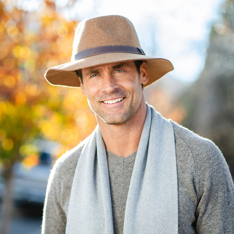 Man wearing a wool-felt style winter sun hat by Wallaroo, Chestnut