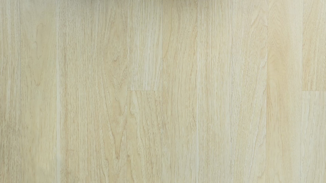 Video on how to roll your Wallaroo hat up for packing. 